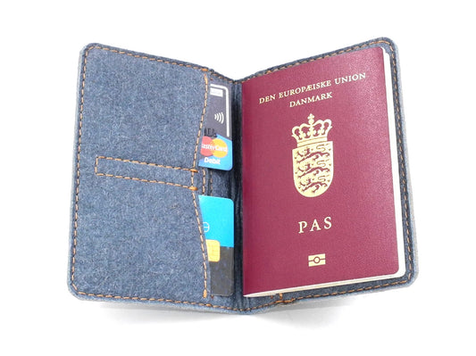 Passport holder - Pineapple fibers