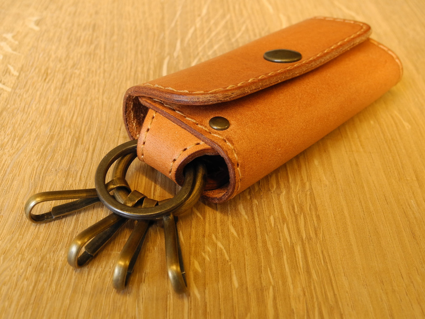 Strong key holder - Vegetable tanned leather